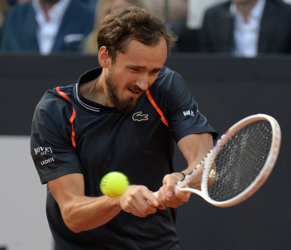 PG SOFT游戏-法国网球队险胜日本网球队，梅德韦杰夫高光表现的简单介绍