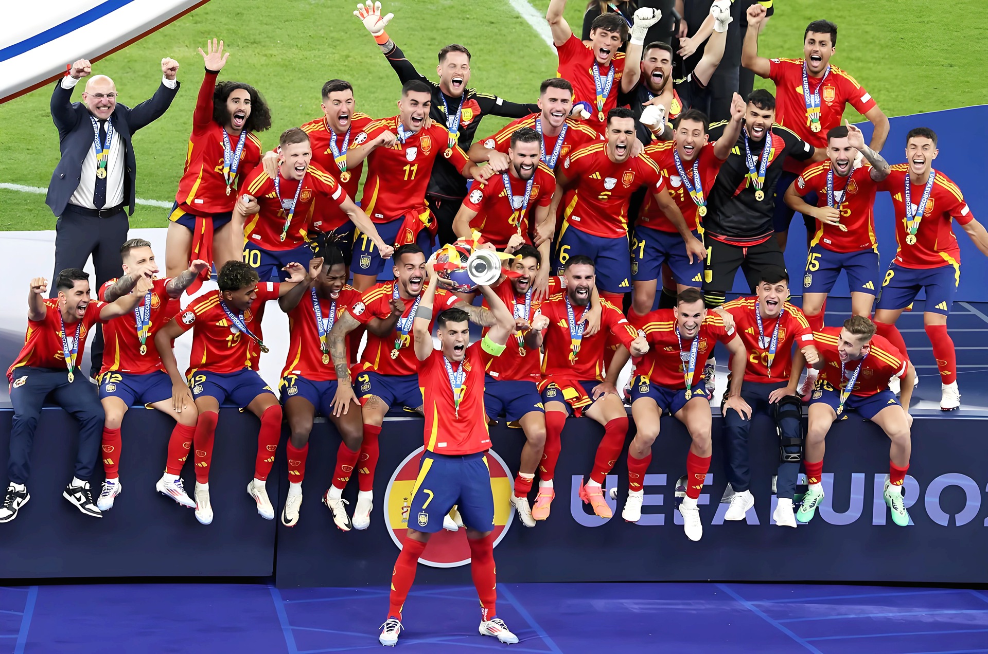 包含克罗托内球迷望新赛季连胜,看好球队夺冠的词条 包含克罗托内球迷望新赛季连胜,看好球队夺冠的词条