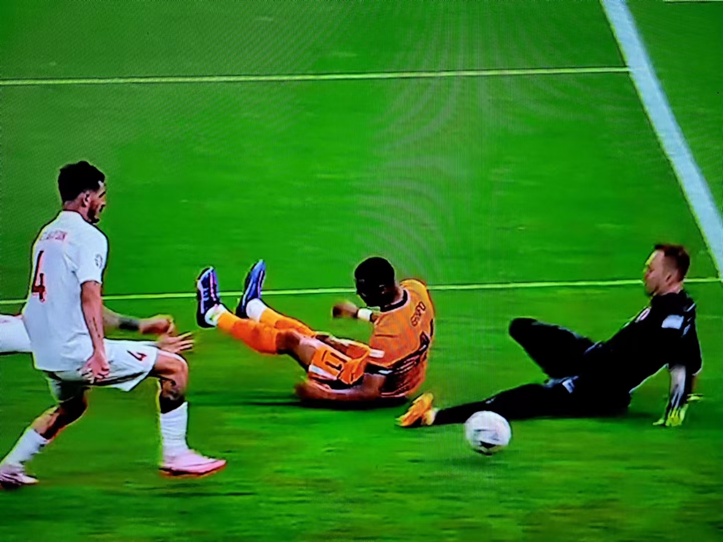 PG电子试玩官网-汉堡队员专心备战下一场比赛