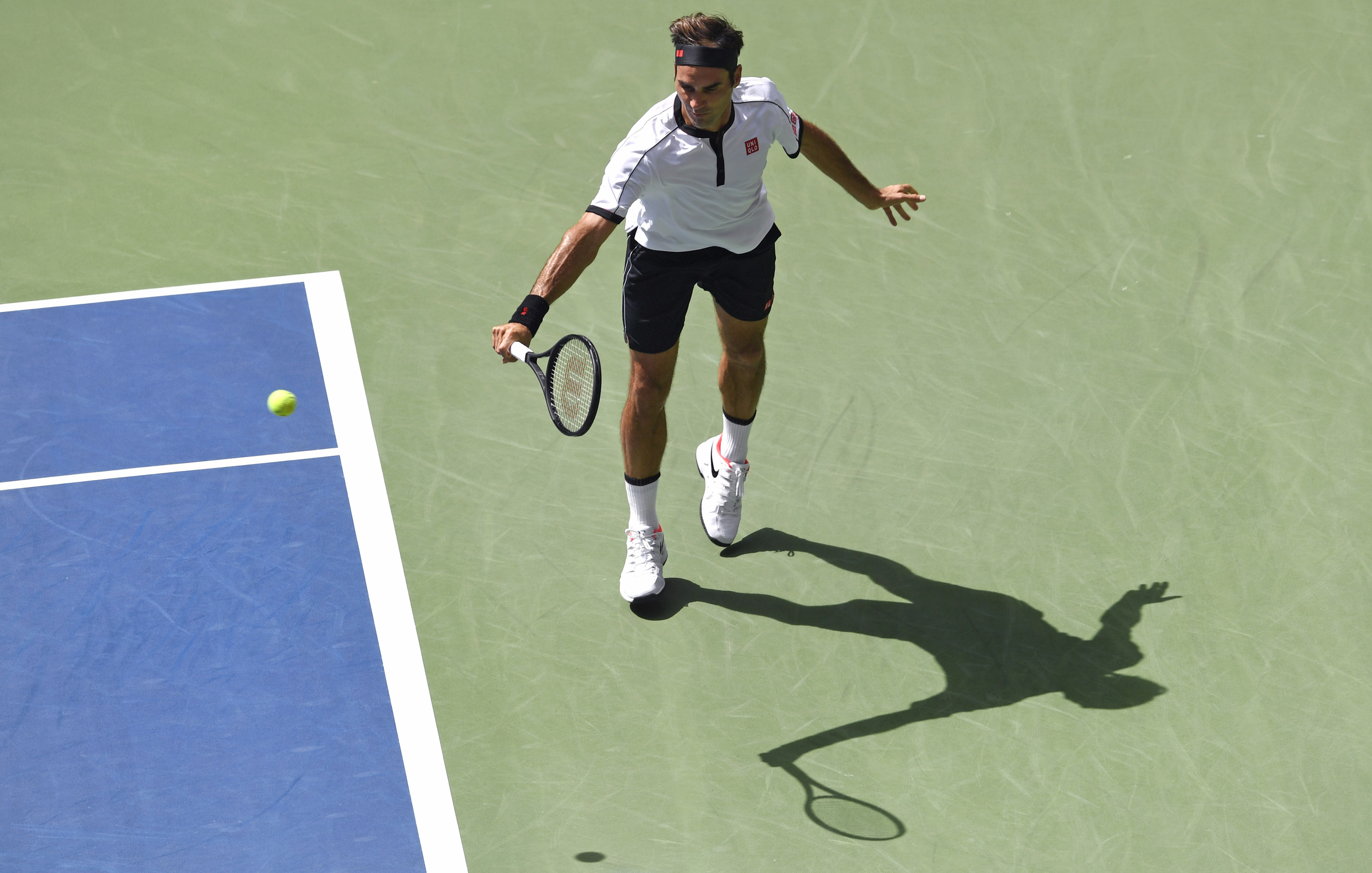 PG电子官网入口-包含美国网球队碾压世界网球队，费德勒高光表现的词条