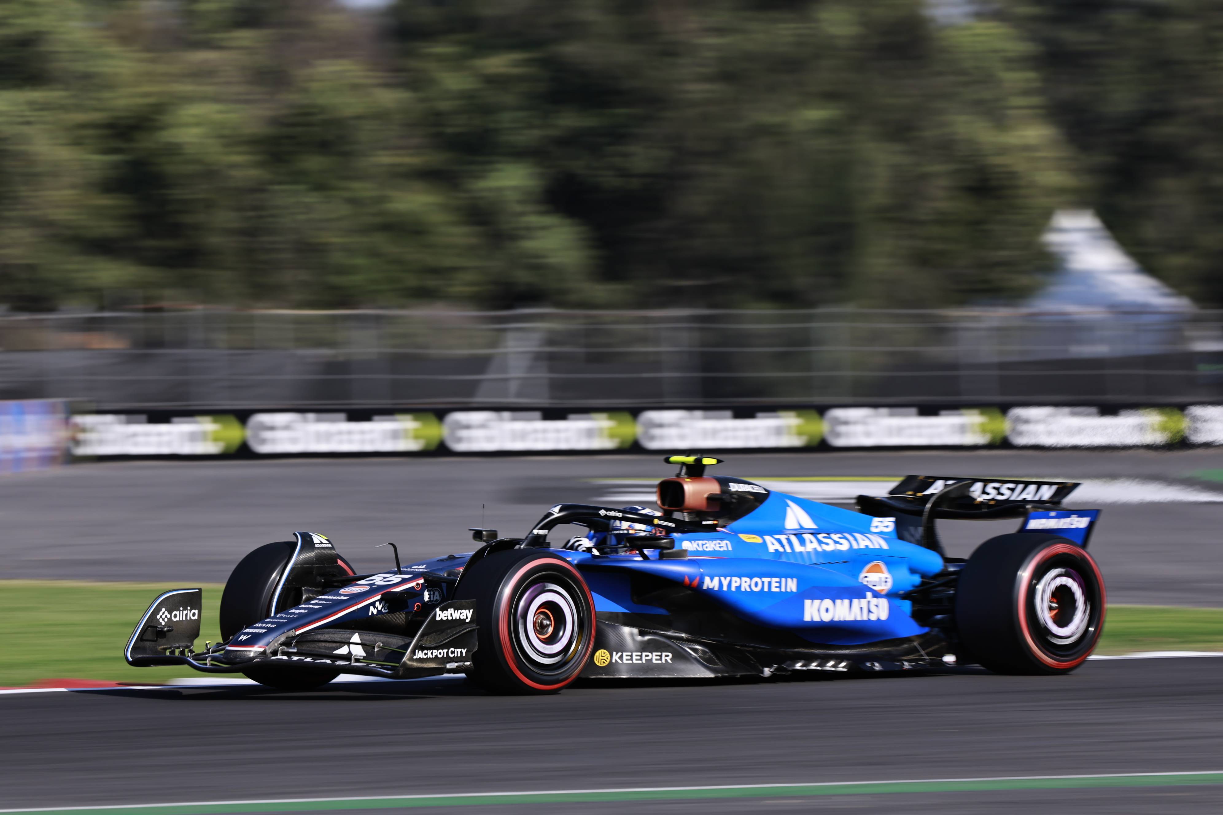 法拉利横扫阿斯顿马丁，塞恩斯关键制胜的简单介绍