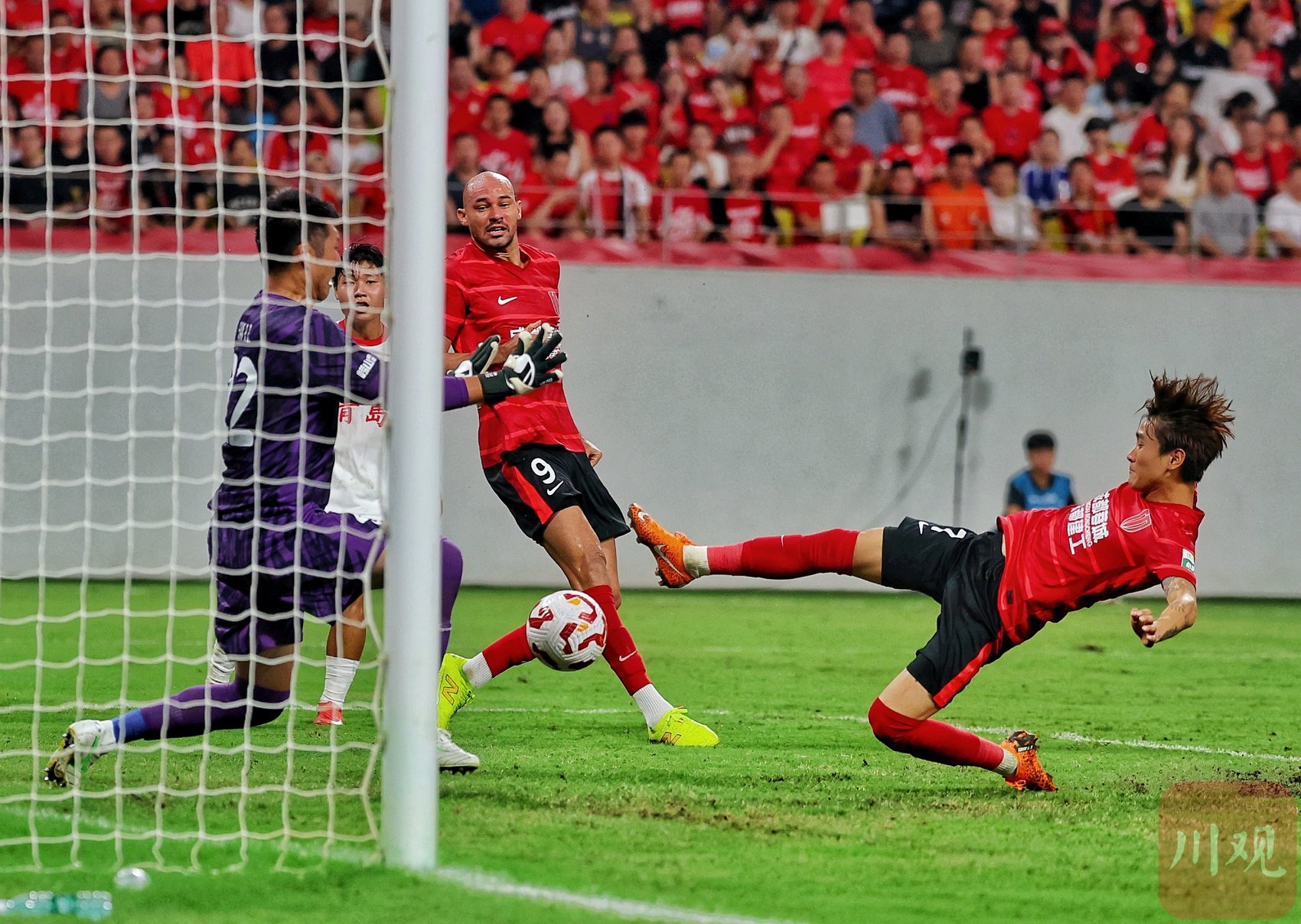 PG电子APP-精彩足球赛事再次掀起高潮，实力强大，球迷欢呼雀跃的简单介绍