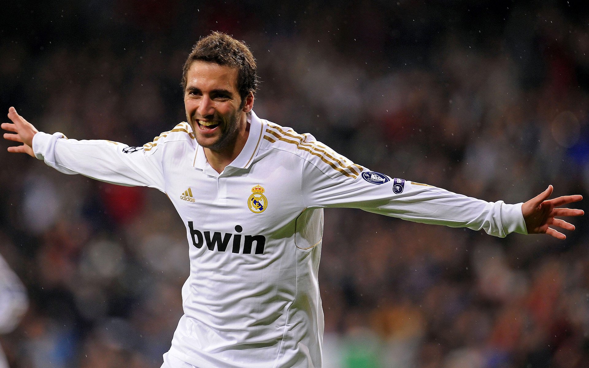 马赛一波流击溃智利，金玟哉统治级表现锁定全场最佳