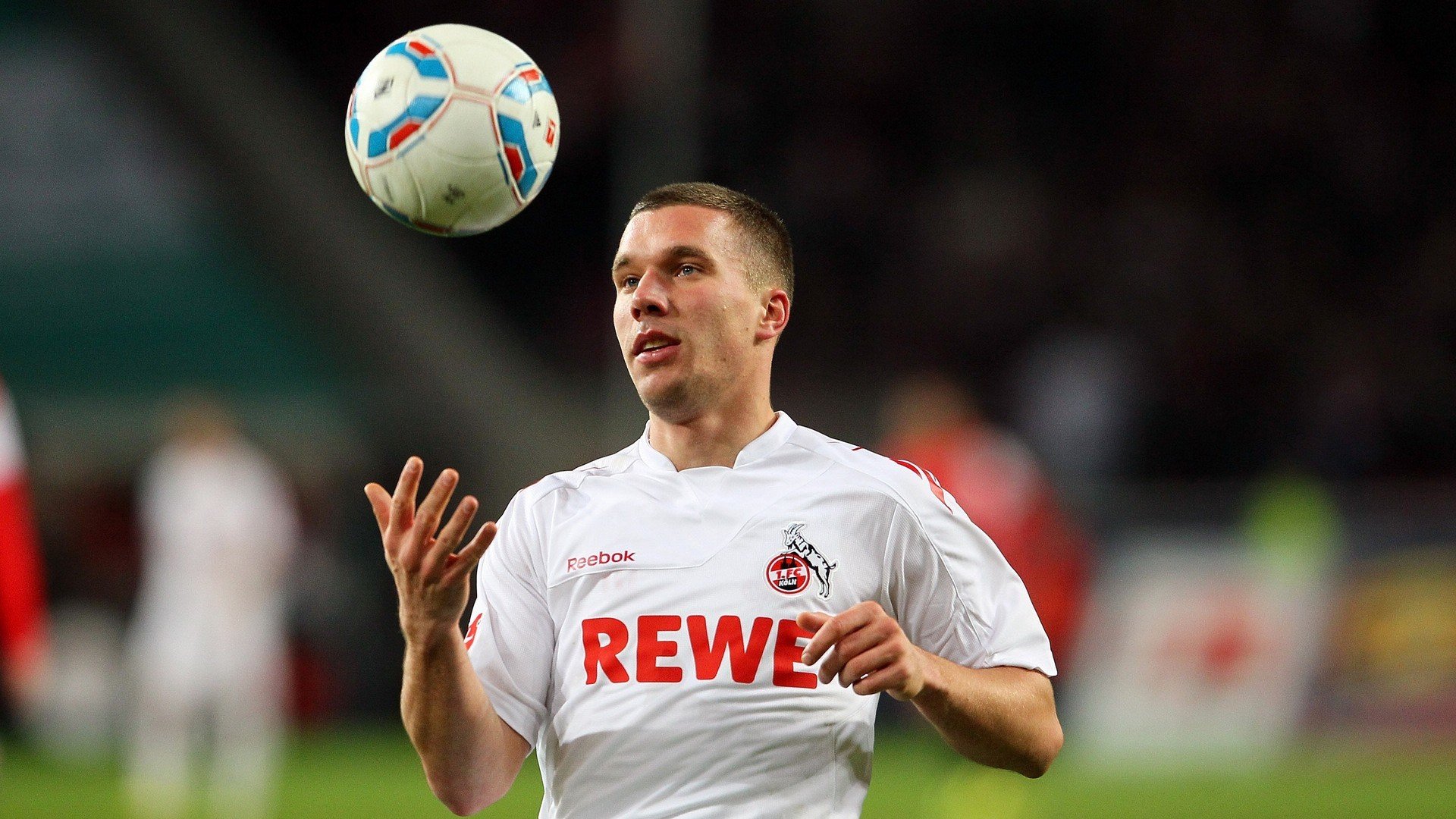 绿茵场外的制胜球,当葡萄牙横扫波兰,张继科的精神跨越赛场